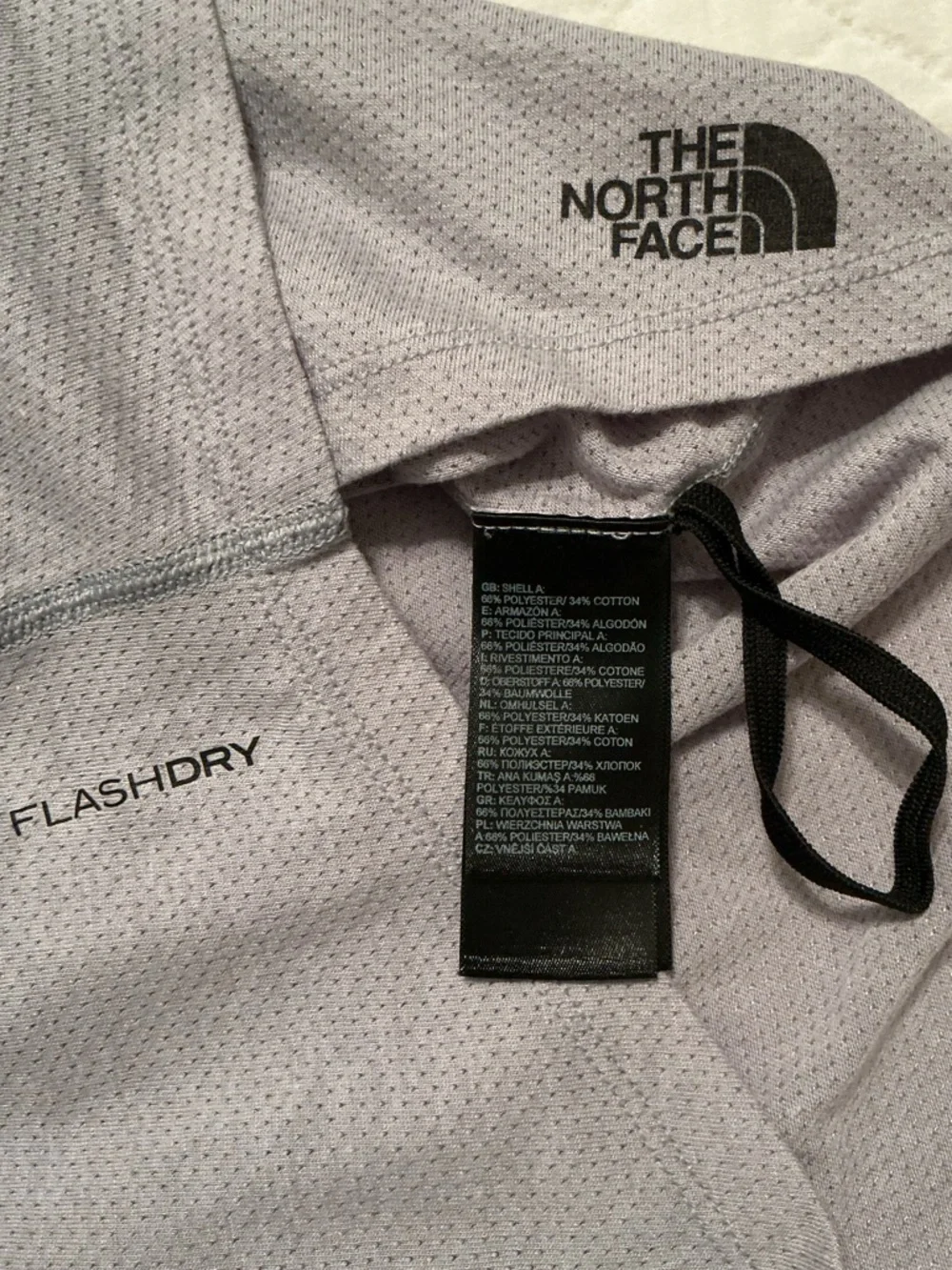 The North Face FlashDry Women’s M Short Sleeve Scoop Neck Tee, Gray T-shirt - Picture 5 of 8
